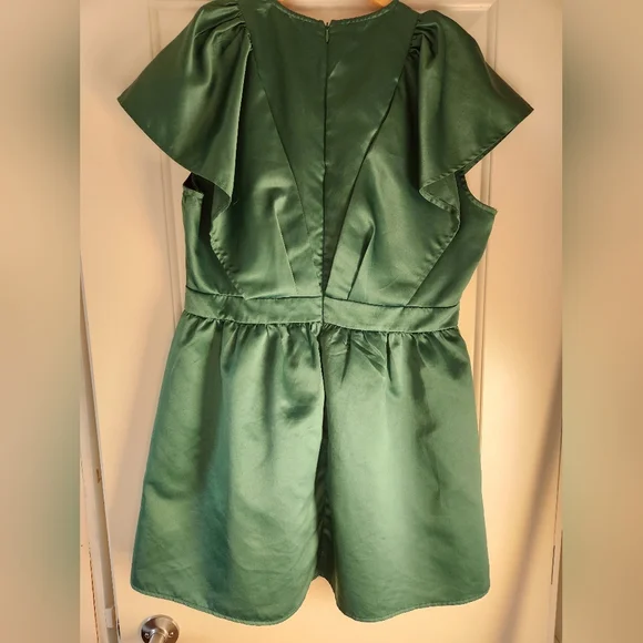 Emerald Green Sateen Dress - Picture 5 of 11